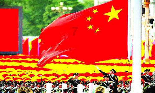 路遇落水车辆 法院干警出手相救